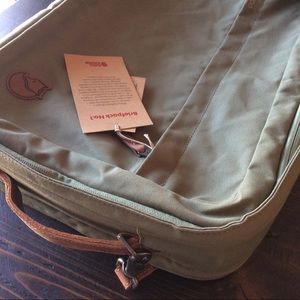 Fjallraven Briefpack No.1. NWT. Olive Green.